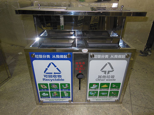 欣方圳不銹鋼果皮箱亮相東莞厚街